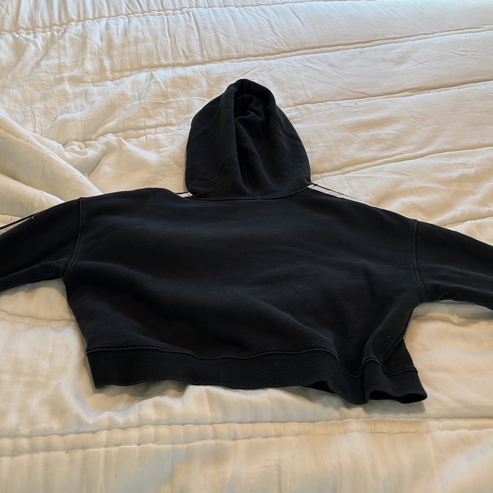 Black cropped Adidas hoodie - Picture 5 of 5